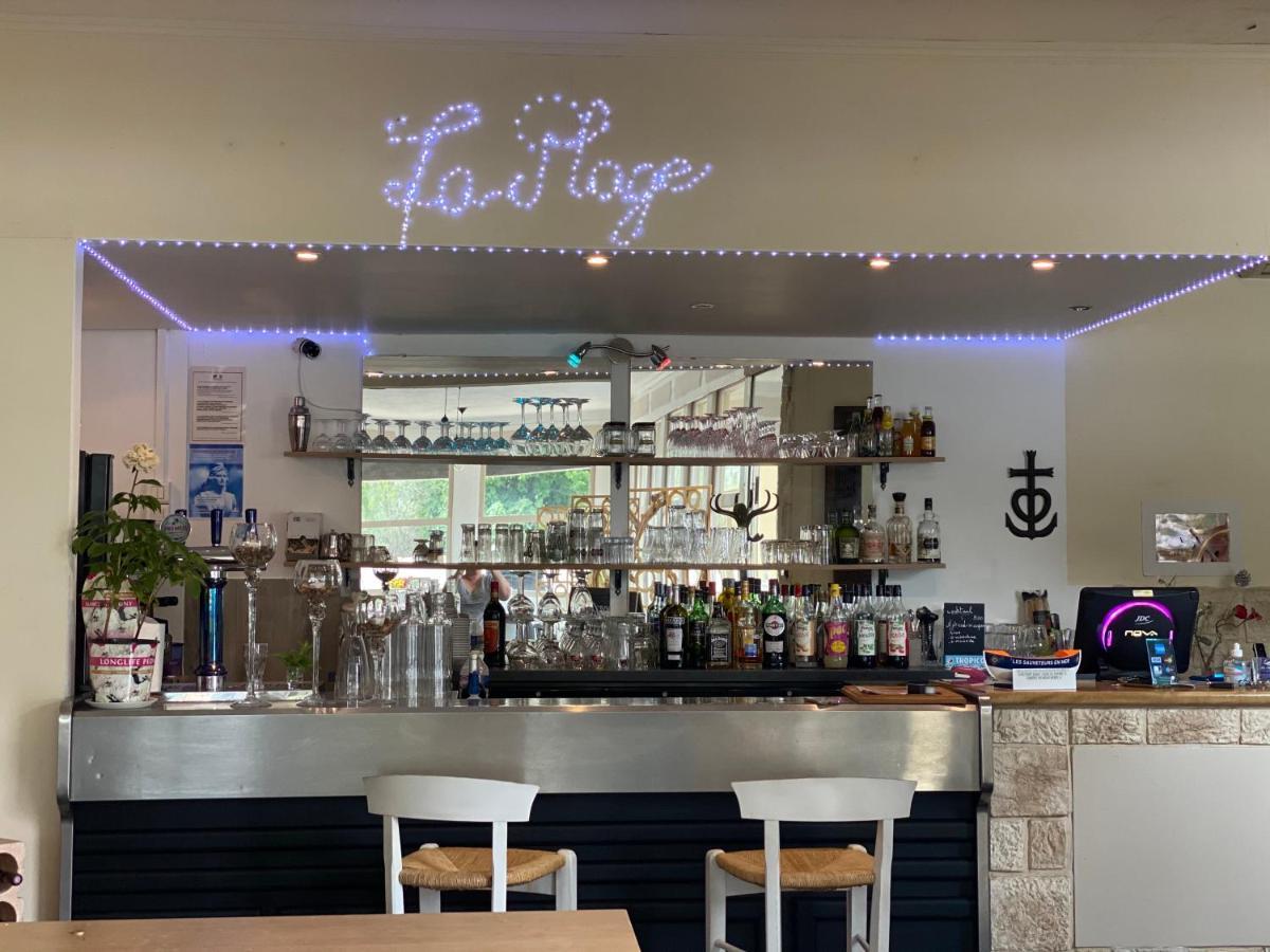 Hotel Restaurant La Plage Port-Saint-Louis-du-Rhone Bagian luar foto